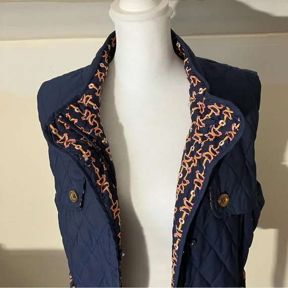 Lilly Pulitzer Hana Reversible Quilted Vest in Navy Horsebit pattern size Medium - Picture 3 of 11